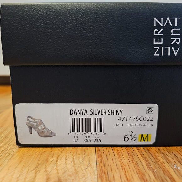 Naturalizer Danya Silver Sandals, 6.5M (NEVER WORN) - Picture 6 of 6